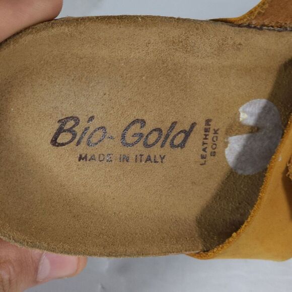 Bio Gold Women's US 9 Yellow Leather Toe Ring Slip On Low Wedge Sandals ITALY - Picture 15 of 16